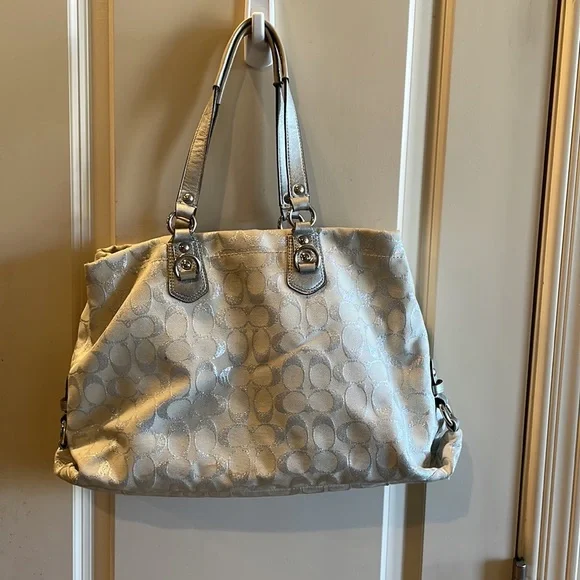 ✨Coach Purse ✨ - Picture 2 of 11